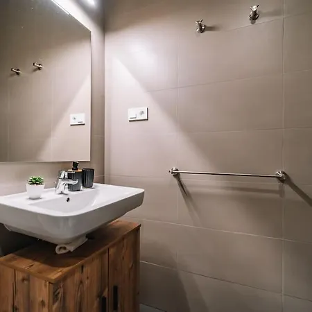 Apartmán Ah Radnica Luxury Jacuzzi *