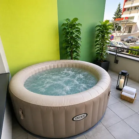 Apartmán Ah Radnica Luxury Jacuzzi *